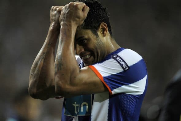 Para el complemento, el ataque portugués se desesperaba al no conseguir goles.