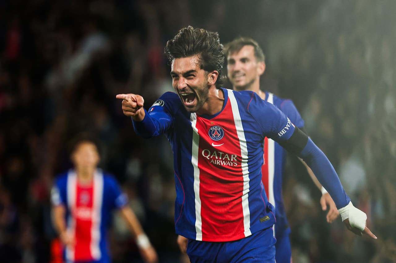 PSG va por el tricampeonato y golea con triplete de Ferran Torres