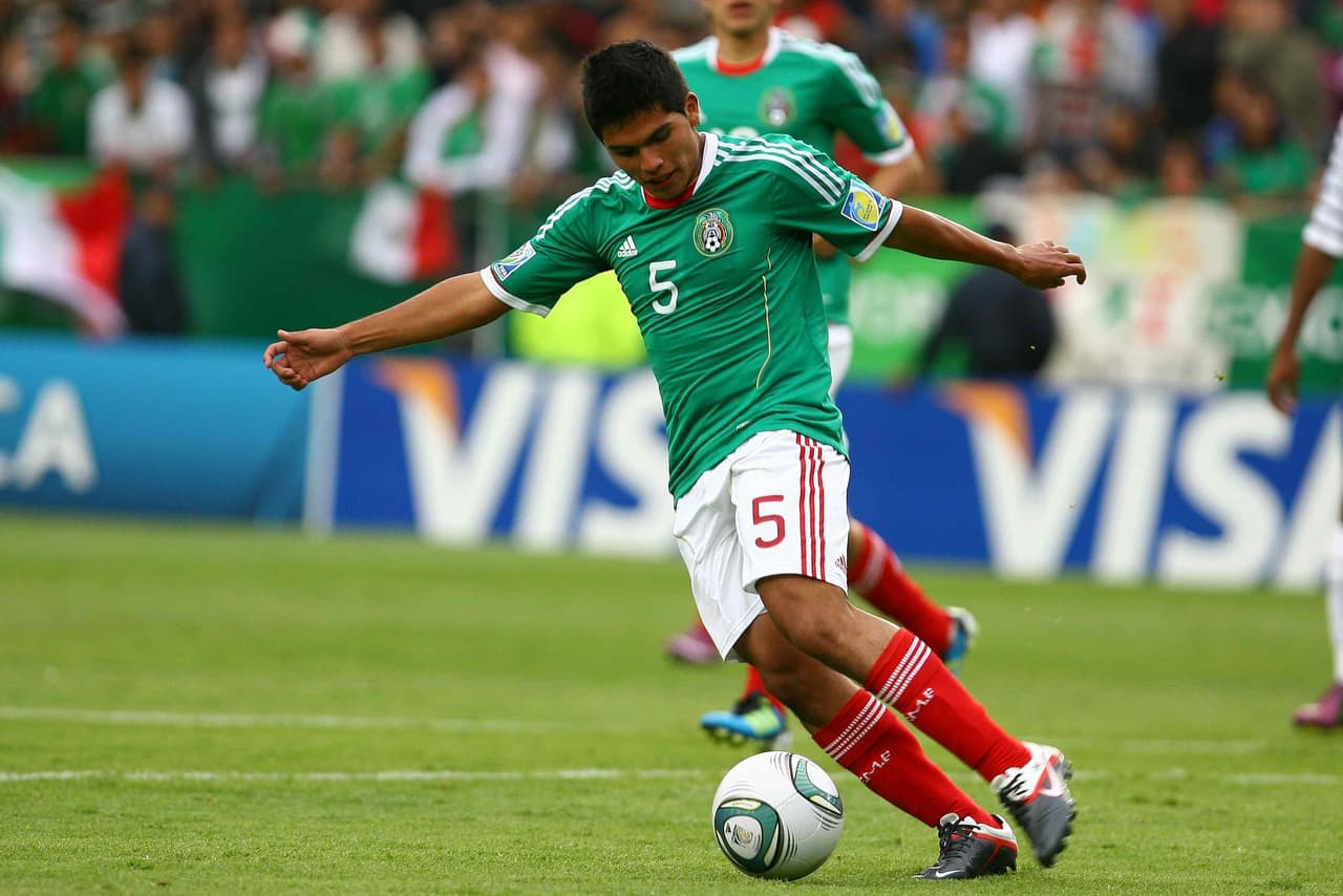 El compañero del 'Pollo' en la zaga central era Jorge Caballero, propiedad del Monterrey.