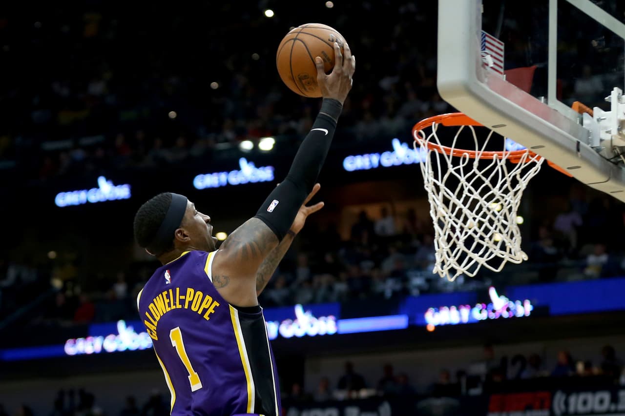 <b>Récord 46-13</b>
<br>La defensa sigue siendo un problema para los Lakers, pues permitieron a los Pelicans a anotar 51 puntos de quiebre. LeBron anotó 40 puntos en un partido.