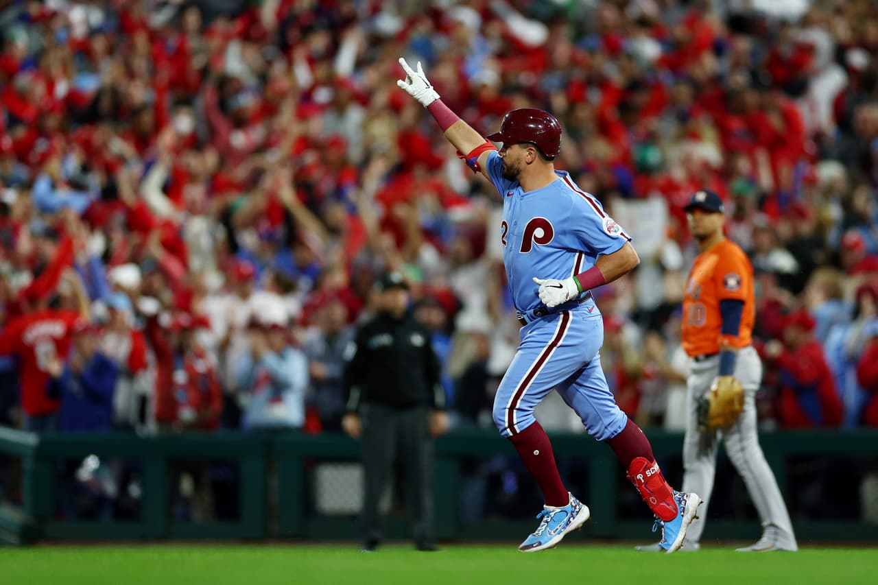 Astros volverá a Houston con ventaja de 3-2 en la Serie Mundial y con la oportunidad de ganar el título a Philadelphia Phillies en casa.