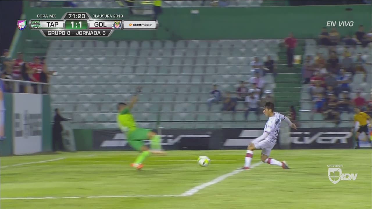 Zendejas se anticipó y puso el empate para Chivas