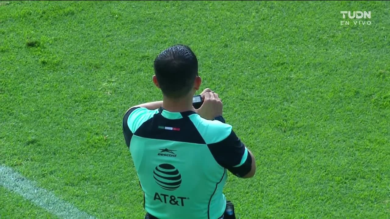 ¡TIRO ATAJADO! disparo por Jean Meneses.