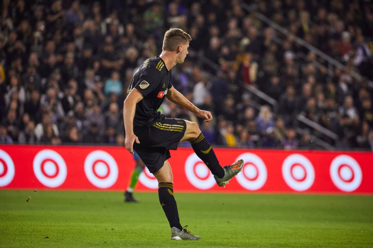 Edaurd Atuesta (17’) abrió el marcador para LAFC. Raúl Ruidíaz (22’, 64’) y Nicolás Lodeiro (26’) anotaron por los visitantes.