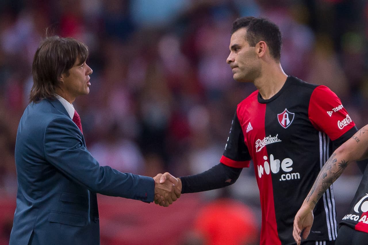 Rafael Márquez jugó su último partido en el Jalisco en la victoria del Atlas sobre Chivas. Los Rojinegros ganaron 1-0, el capitán del Tri y la Selección Mexicana tuvo una destacada actuación, y al final se llevó el cariño de propios y extraños.