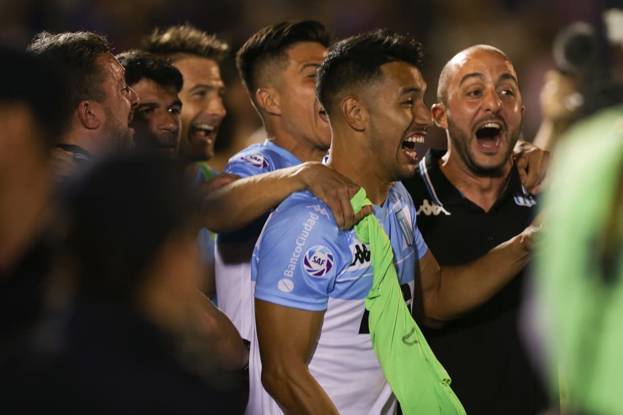Racing Club ha ganado en 18 ocasiones el máximo trofeo del fútbol argentino: 1913, 1914, 1915, 1916, 1917, 1918, 1919, 1921, 1925, 1949, 1950, 1951, 1958, 1961, 1966, Apertura 2001, 2014 y 2018/19.