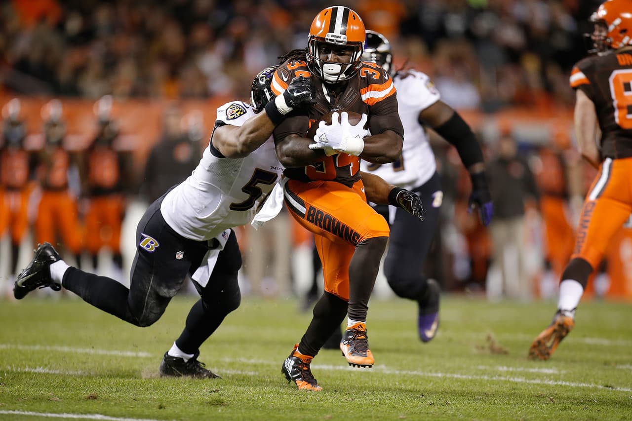 Dramático duelo se vivió en Cleveland donde los Ravens sacaron el partido 33-27 a los Browns. Checa las mejores tomas de este duelo de Lunes por la Noche.