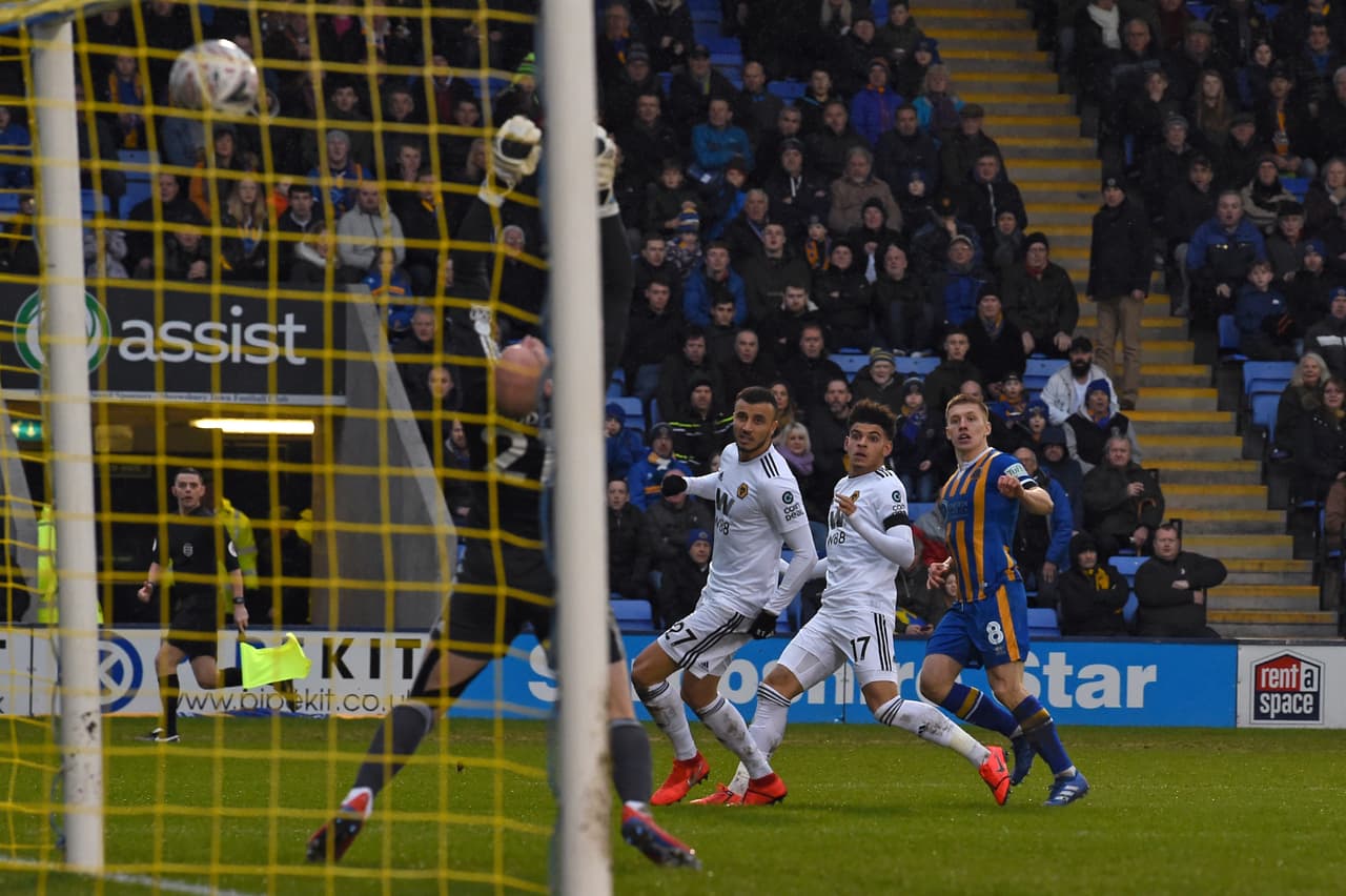 El marcador se abrió al minuto 47 de manera sorpresiva en favor del equipo local con esta definición de Greg Docherty.