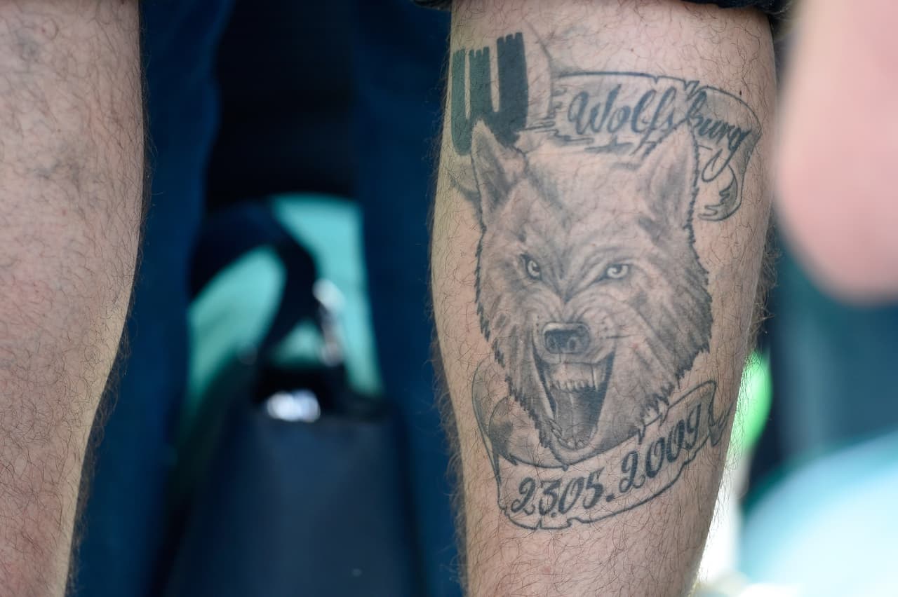 Los fanáticos en el mundo quisieron rendir un homenaje a sus países, equipos o jugadores favoritos por medio de tatuajes. Algunos más grandes y coloridos, con rostros de las figuras y escudos representativos son una muestra del cariño que alrededor del mundo expresan los hinchas del fútbol.