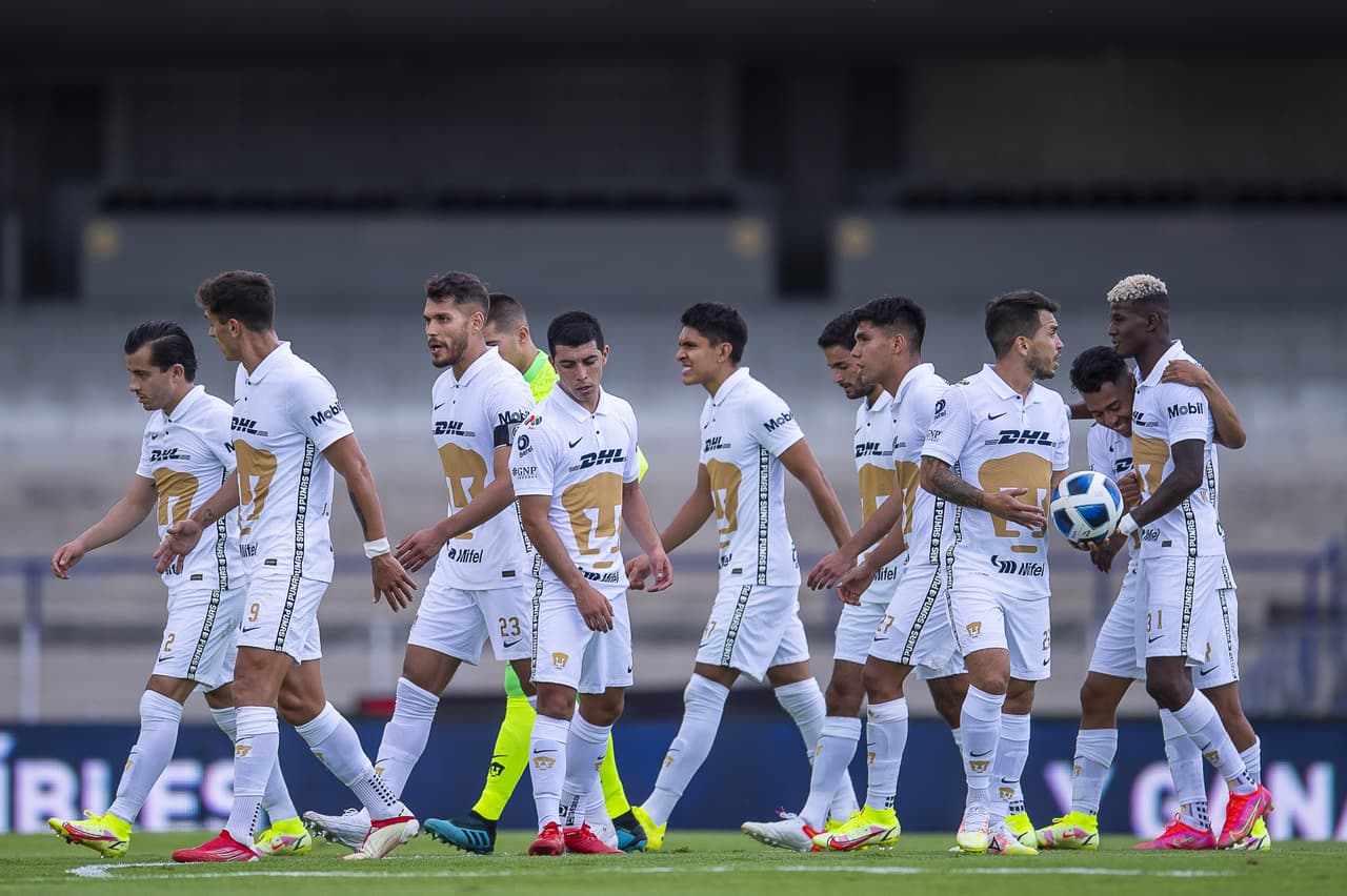 Pumas y Querétaro terminan el encuentro sin goles durante la cuarta Jornada del torneo Apertura Grita México 2021. La escuadra universitaria se quedó con 10 hombres al minuto 89' tras la expulsión de Fabio Álvarez por una patada. Los universitarios se enfrentarán ante Necaxa y los 'gallos blancos' ante Tigres en la próxima jornada.