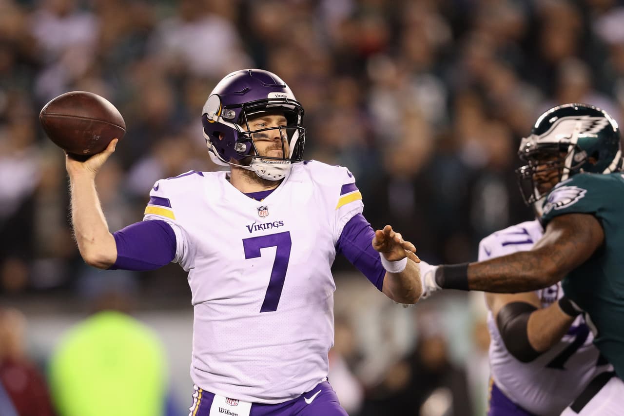 Case Keenum acertó 28 de 48 envíos para 271 yardas con una anotación y par de intercepciones.