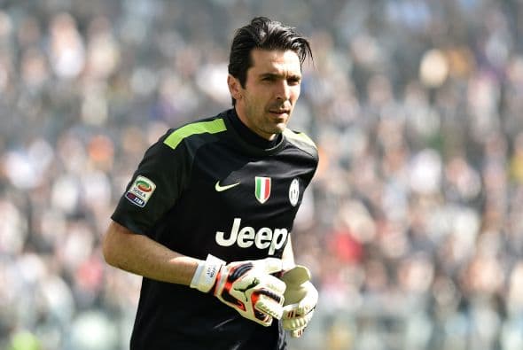 En la novena posición tenemos a un legendario de Italia, el portero Gianluigi Buffon suma un ingreso acumulado de 63 millones de euros (más de 87 millones de dólares).Mira aquí los videos más chismosos.