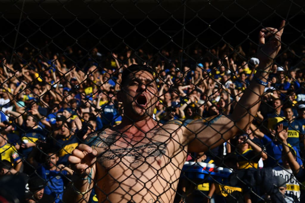 La pasión a flor de piel de los fanáticos de Boca Juniors previo al Superclásico contra River Plate.