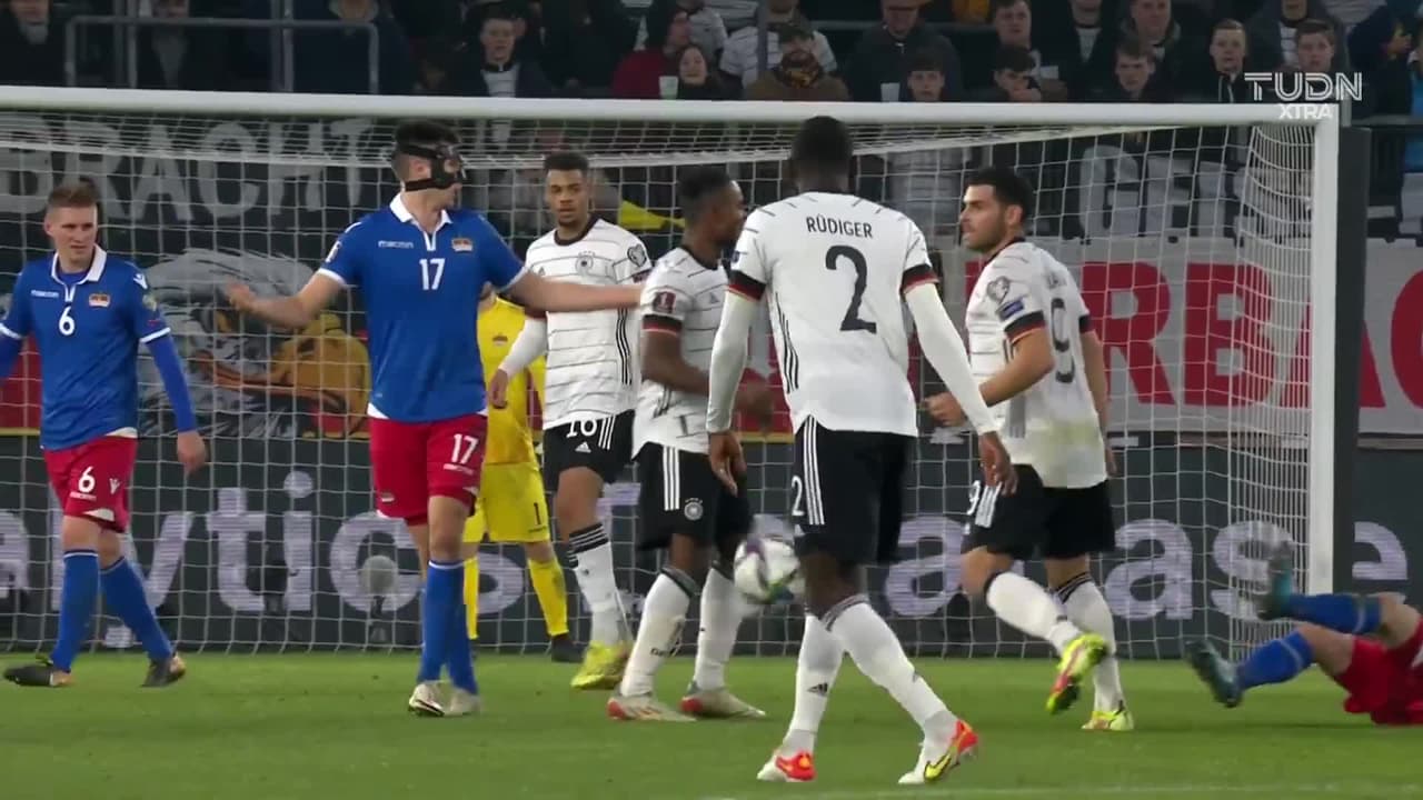 ¡TIRO ATAJADO! disparo por Marco Reus.