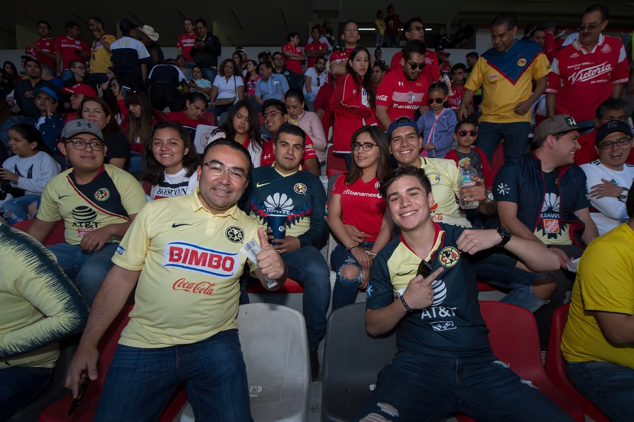 La alegría y el color de los hinchas de Toluca y América se tomaron el estadio Nemesio Diez en medio de la fiesta de la Jornada 15 del Clausura 2019 en la Liga MX, en medio de la celebración del Mes del Niño.
