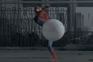 ''Spiderman'' también sabe jugar fútbol