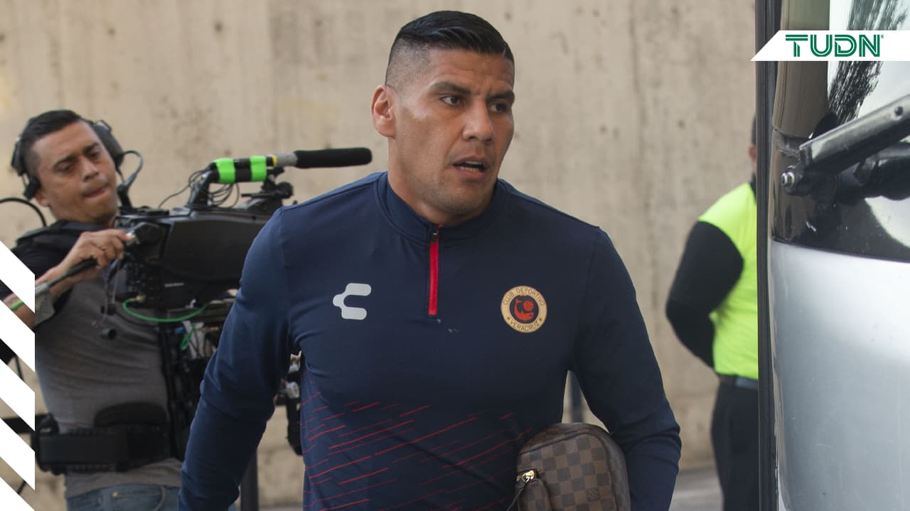 Carlos Salcido confirma su retiro