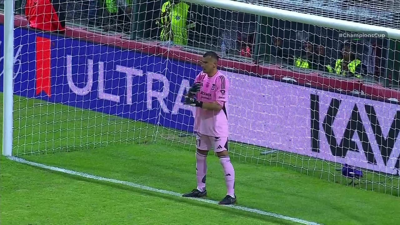 ¡GOL!  anota para Toluca. Pável Pérez