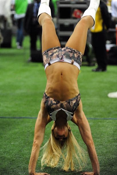 Los momentos más pícaros de las cheerleaders de la NFL en la temporada 2013 captada con la lente de los profesionales.