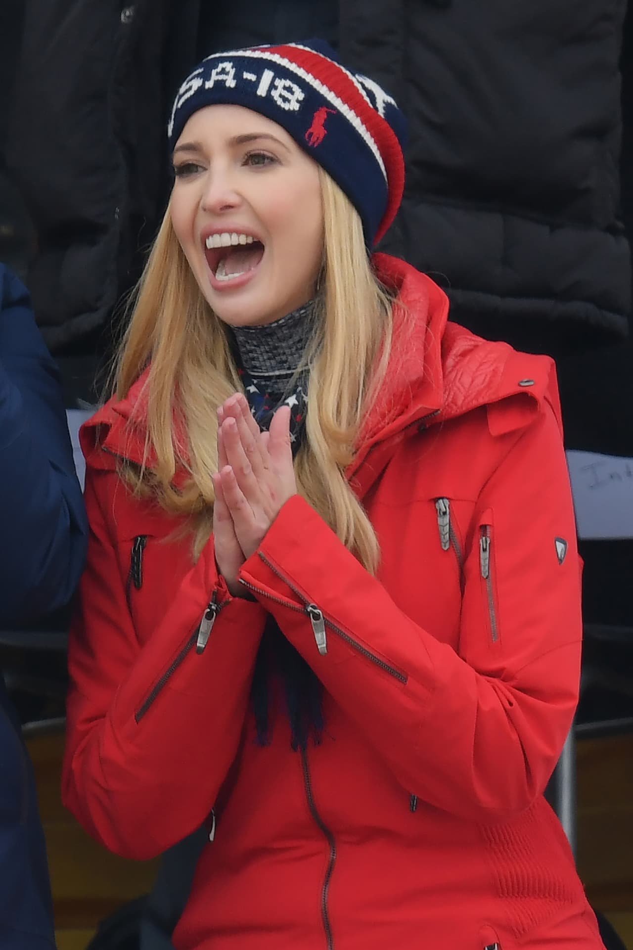 La hermosa Ivanka Trump, hija del presidente de Estados Unidos, Donald Trump, fue centro de atención en Pyeongchang 2018, donde brilló por su belleza y buen ánimo como espectadora y con los atletas.