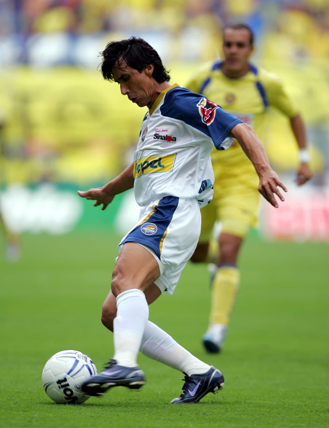 Castañeda jugó junto con Pep Guardiola en el equipo entrenado por el español Juan Manuel Lillo.
