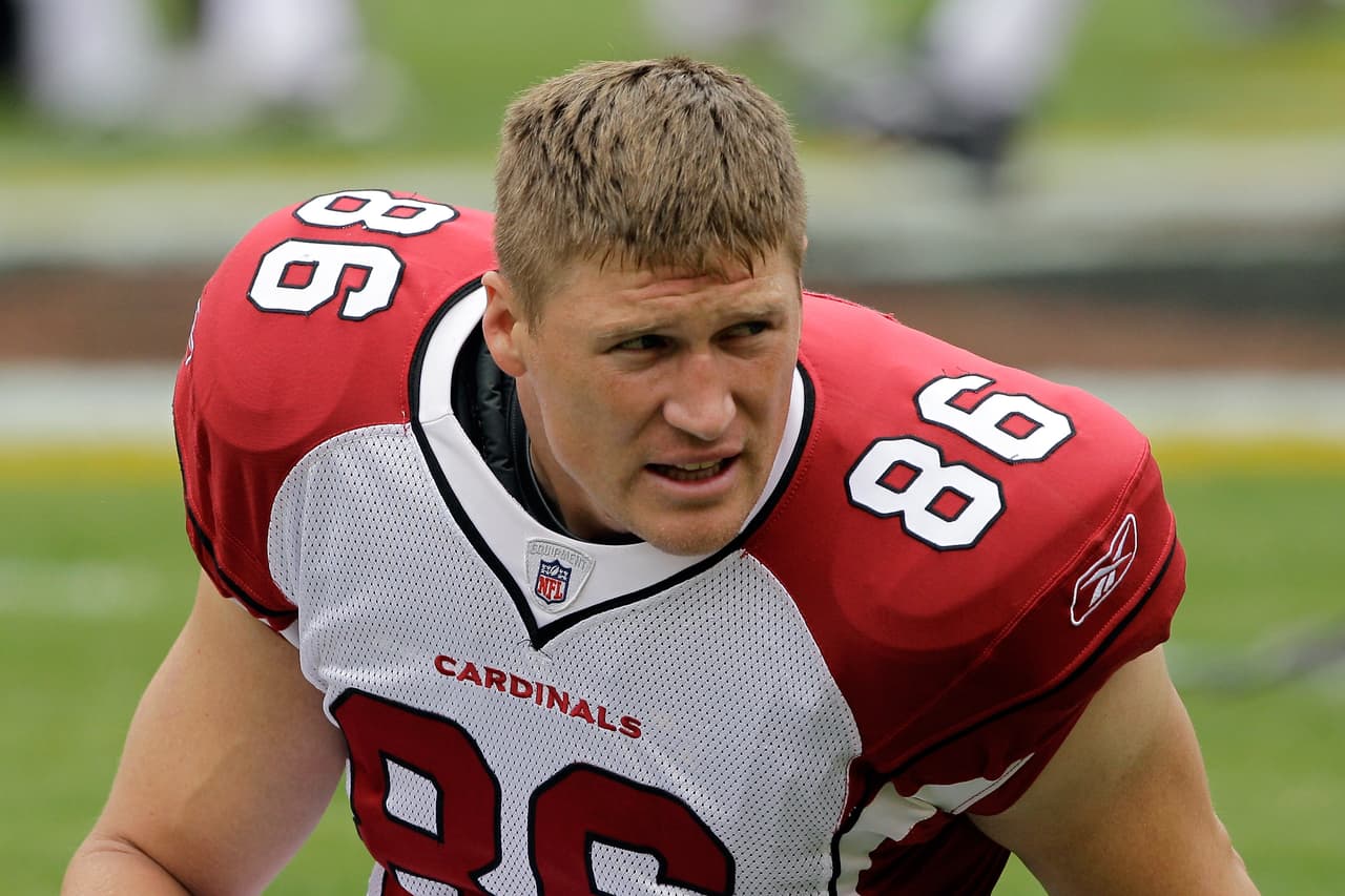 LANDOVER, MD - SEPTEMBER 18: Tight end Todd Heap #86 of the Arizona Cardinals warms up before the start of the Cardinals game against the Washington Redskins at FedExField on September 18, 2011 in Landover, Maryland. (Photo by Rob Carr/Getty Images)