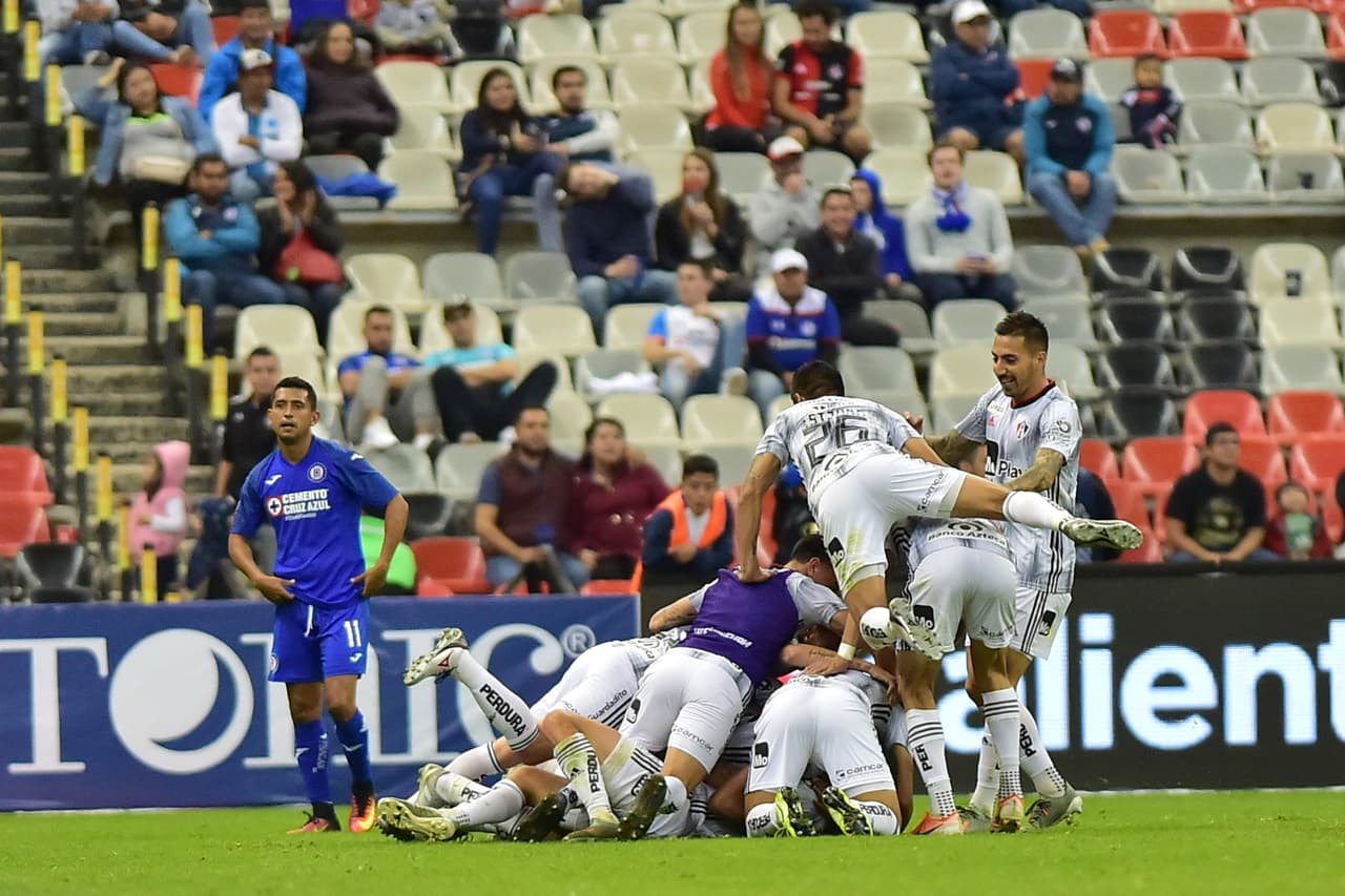 El tiempo expiraba en la cancha del Estadio Azteca y apareció Ignacio Geraldino del Atlas para poner el 1-2 definitivo al minuto 87 y otorgar la primera derrota del Clausura 2020 a la Máquina de Cruz Azul ¡A lo Atlas!