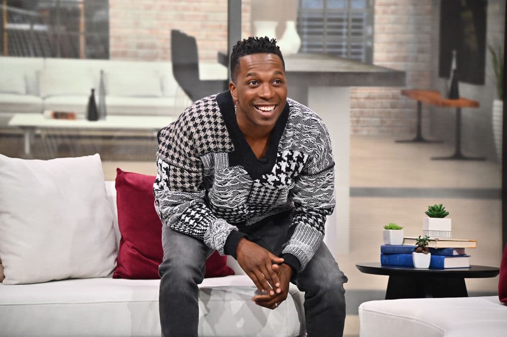 Es una película dramática sobre una reunión ficticia de Malcolm X, Muhammad Ali, Jim Brown y Sam Cooke en una habitación de hotel de Miami en febrero de 1964, celebrando la sorpresiva victoria de Ali sobre Sonny Liston. ... La película recibió tres nominaciones a los premios Óscar de 2021.
<br>