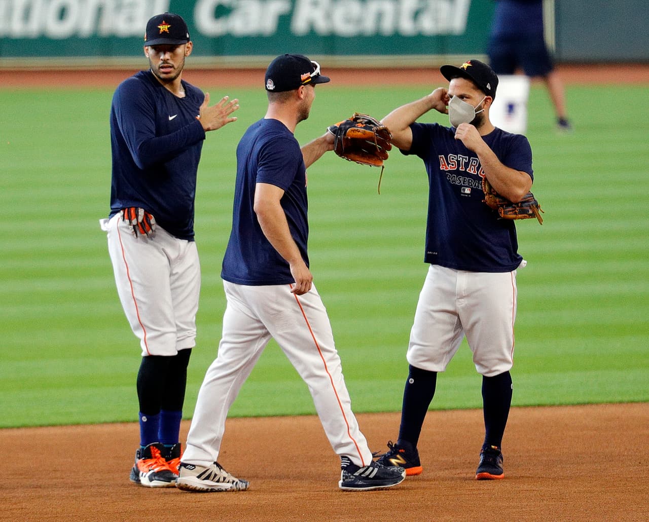 Altuve regresa a entrenar tras superar el COVID-19