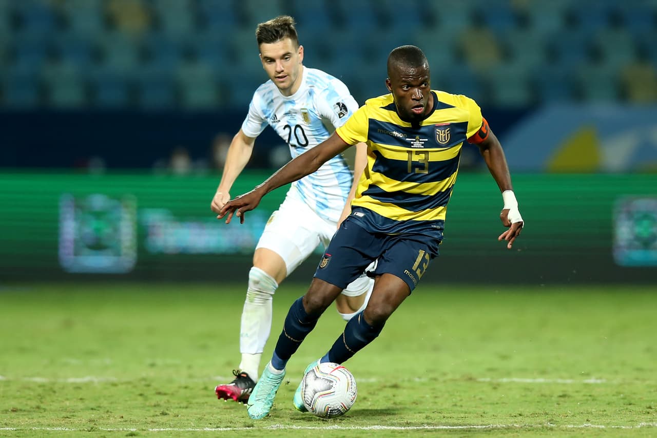 Para culminar un primer tiempo de alarido, Enner Valencia volvía a perdonar con la frente al 48’, al impactar de fea forma un servicio por la banda derecha.