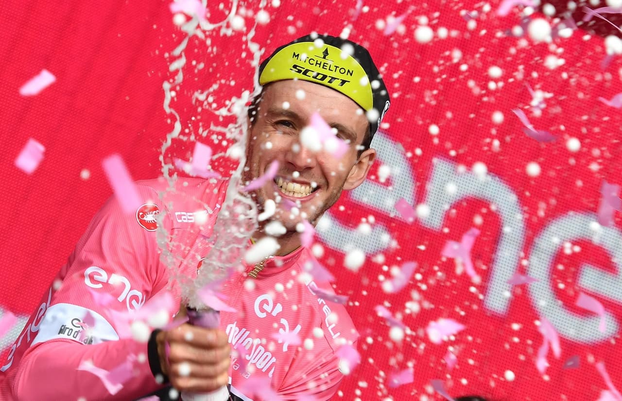 Yates y Chaves se dieron un homenaje a 1.700 metros de altitud, donde entraron juntos para obtener el premio doble para la formación australiana.