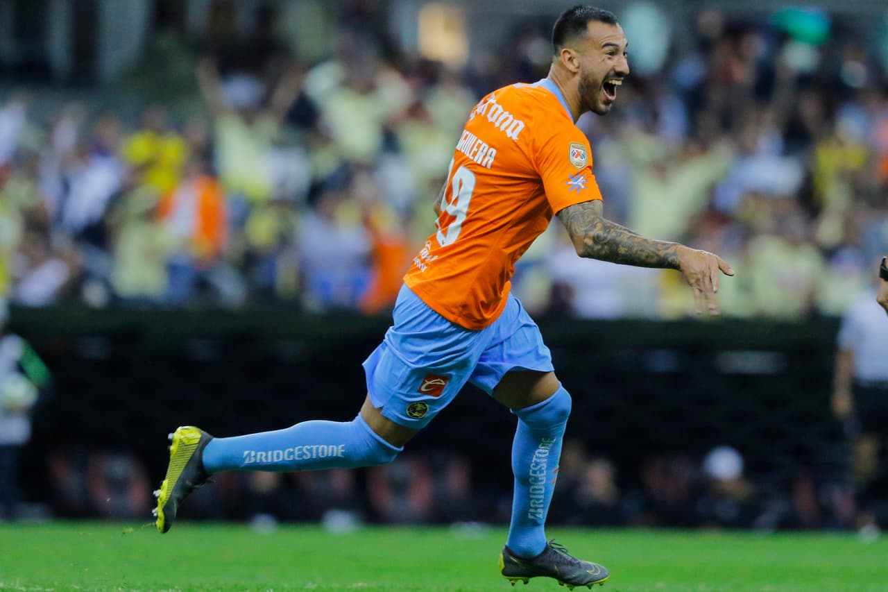 Al minuto 69' el defensa argentino Emmanuel Aguilera encontró el camino en un tiro libre para anotar el 2-0 a favor de las Águilas.