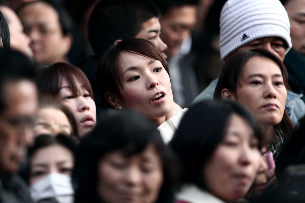 A pesar de que la presentación del ritual se puede ver en televisión, muchas personas llegan al santuario Meiji porque ver a los luchadores en persona es casi un privilegio.