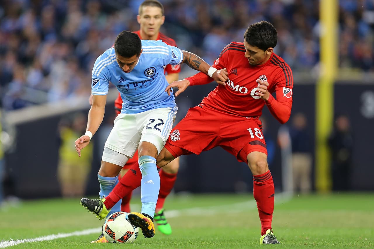 Después de cuatro temporadas en el Alajuelense de Costa Rica, Matarrita fichó con el NYCFC. Aunque la defensa del equipo neoyorquino haya concediendo 29 goles, él ha contribuido en lo positivo con un promedio de 4.5 entradas por partido.