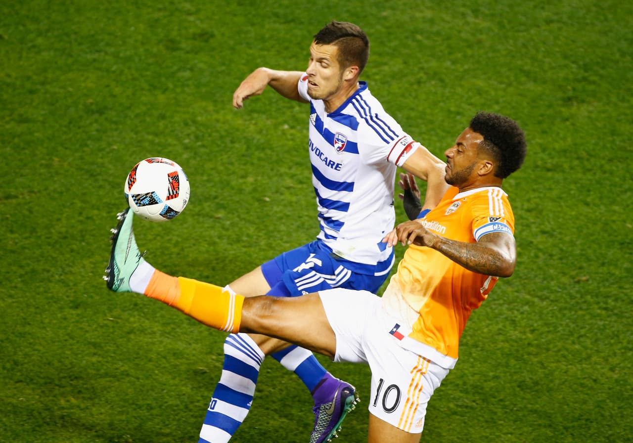 Barnes lidera al Houston Dynamo con 2.3 duelos aéreos por partido y tiene una estrecha ventaja de cuatro goles anotados a pesar de sólo ingresar en 10 partidos para el equipo esta temporada.