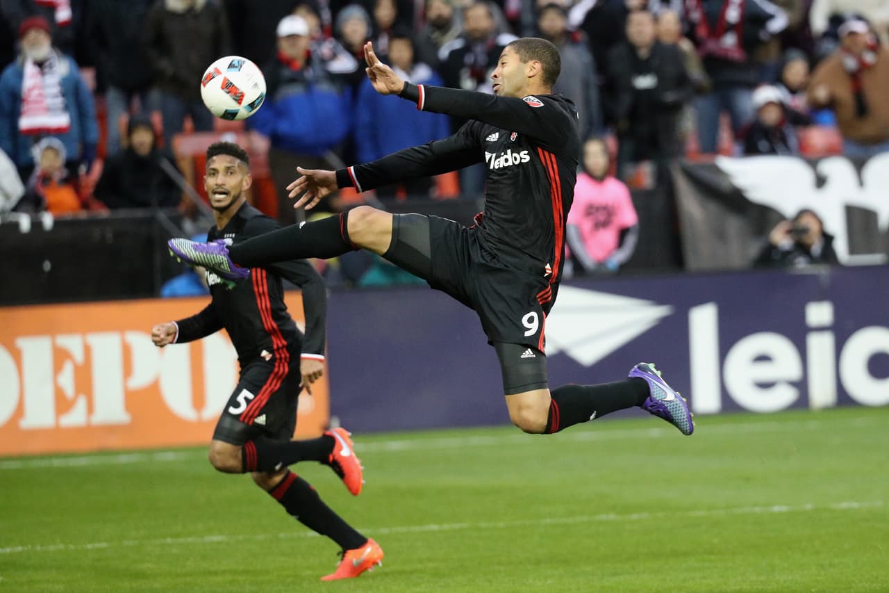 Ahora, Saborío juega en el DC United donde lleva tiene 7 goles a su nombre después de 23 partidos.