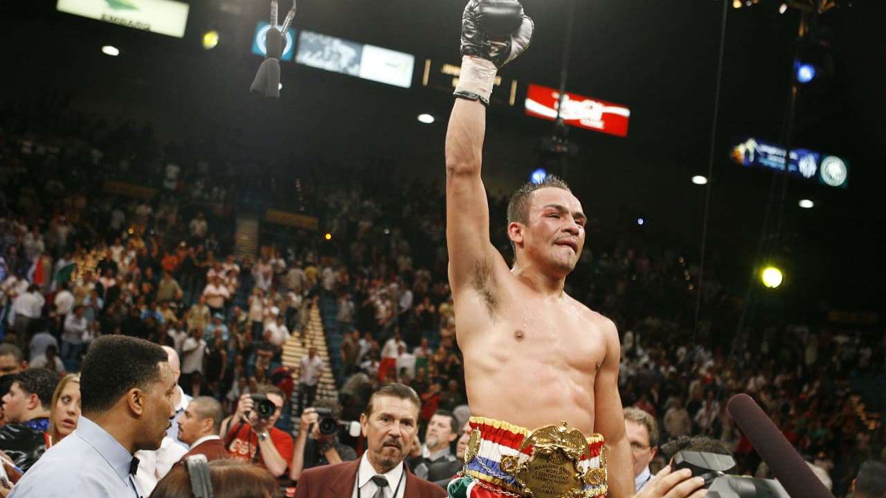 Juan Manuel Márquez | El que fuera verdugo de Manny Pacquiao es uno de los grandes boxeadores contemporáneos. En 21 años de carrera logró siete títulos mundiales de la OMB, AMB y FIB. Sus números: 56 victorias (40 KO’s), siete derrotas y un empate.