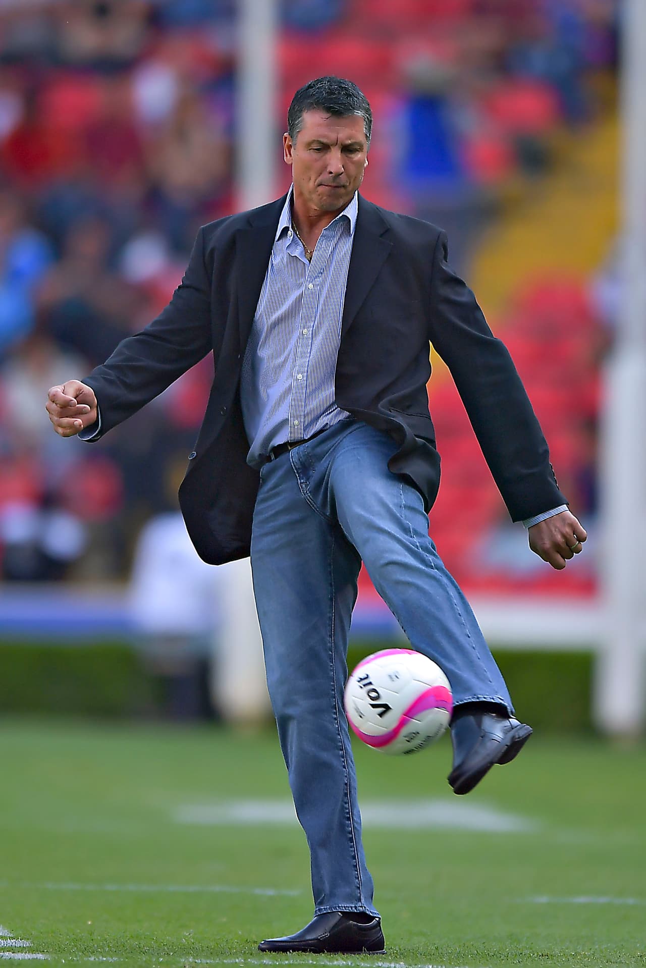 Lo que bien se aprende jamás se olvida. Robert Dante Siboldi, entrenador de Santos, aun recuerda sus tiempos en activo.