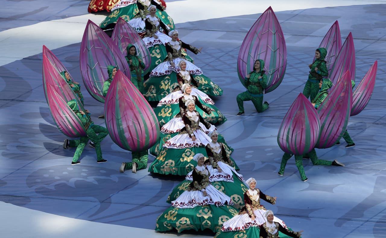 SAINT PETERSBURG, RUSSIA - JUNE 17: Perfomers perform during the opening ceremony prior to the FIFA Confederations Cup Russia 2017 Group A match between Russia and New Zealand at Saint Petersburg Stadium on June 17, 2017 in Saint Petersburg, Russia. (Photo by Francois Nel/Getty Images)