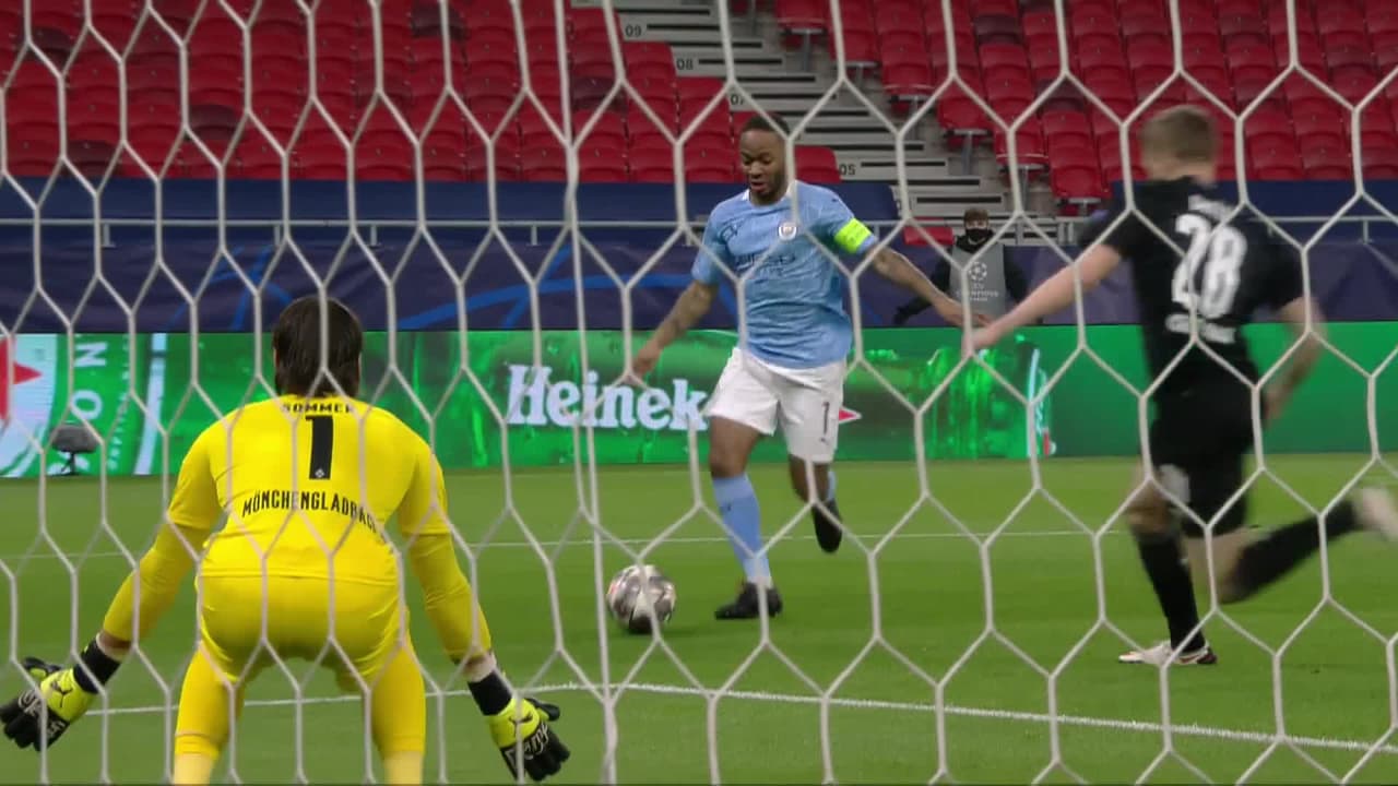 ¡TIRO ATAJADO! disparo por Phil Foden.