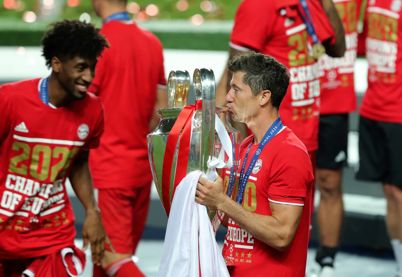 Anotó 15 goles y dio seis asistencias en la Champions League; además hizo 34 anotaciones en 31 partidos de la Bundesliga.