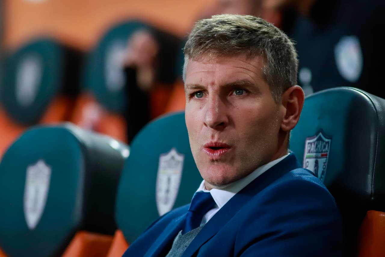 Martín Palermo confía en sus pupilos y previo al encuentro incluso saludó a sus colegas sudamericanos.