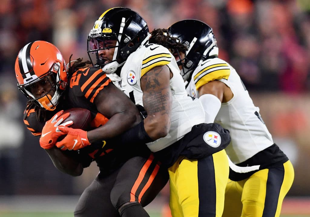 Cuatro intercepciones, las lesiones de James Conner y JuJu Smith-Schuster y una locura al final. Así la victoria de los Browns 7-21.