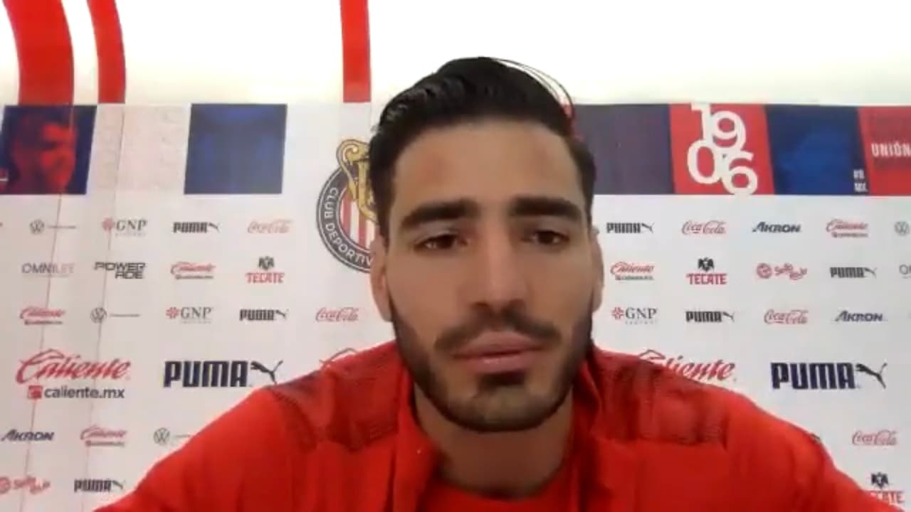 Briseño contradice a Antuna: "En Chivas nos pasamos de buena onda"