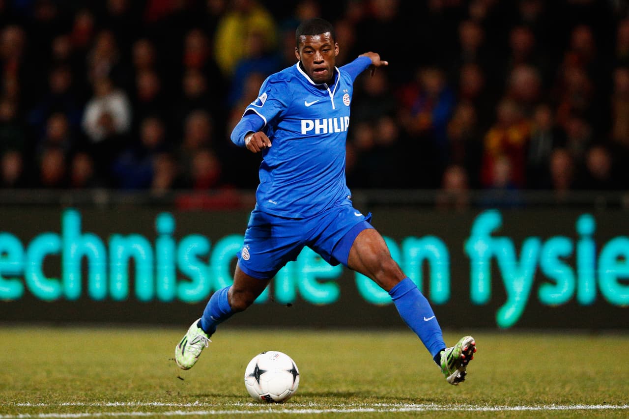 El canterano del Feyenoord jugó cuatro temporadas con el PSV antes de emigrar al Newcastle United. Jugó 154 partidos, ganó una Supercopa, una Copa y un título de Eredivisie.