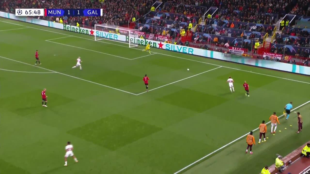 ¡Gol del Manchester United! Doblete de Hojlund tras gran zurdazo