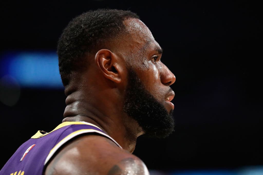 <b>LeBron James</b>. Pocos como James han encendido tanto el debate del mejor jugador de todos los tiempos cuando se le compara con Michael Jordan. Prueba de que lo hecho en la duela da para argumentarlo.