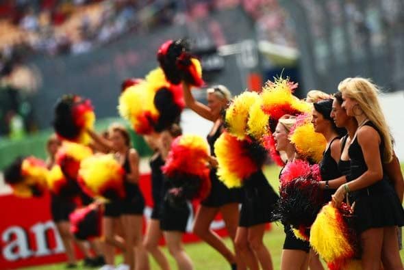 El Gran Premio de Alemania empezó con un desfile de la belleza local.
