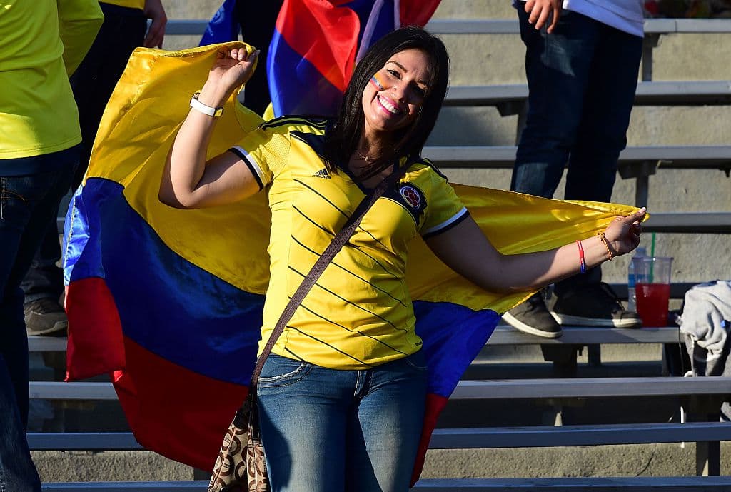 A Colombian fan waits for a Copa America Centenario football match against Paraguay in Pasadena, California, United States, on June 7, 2016. / AFP / Frederic J. Brown (Photo credit should read FREDERIC J. BROWN/AFP/Getty Images)