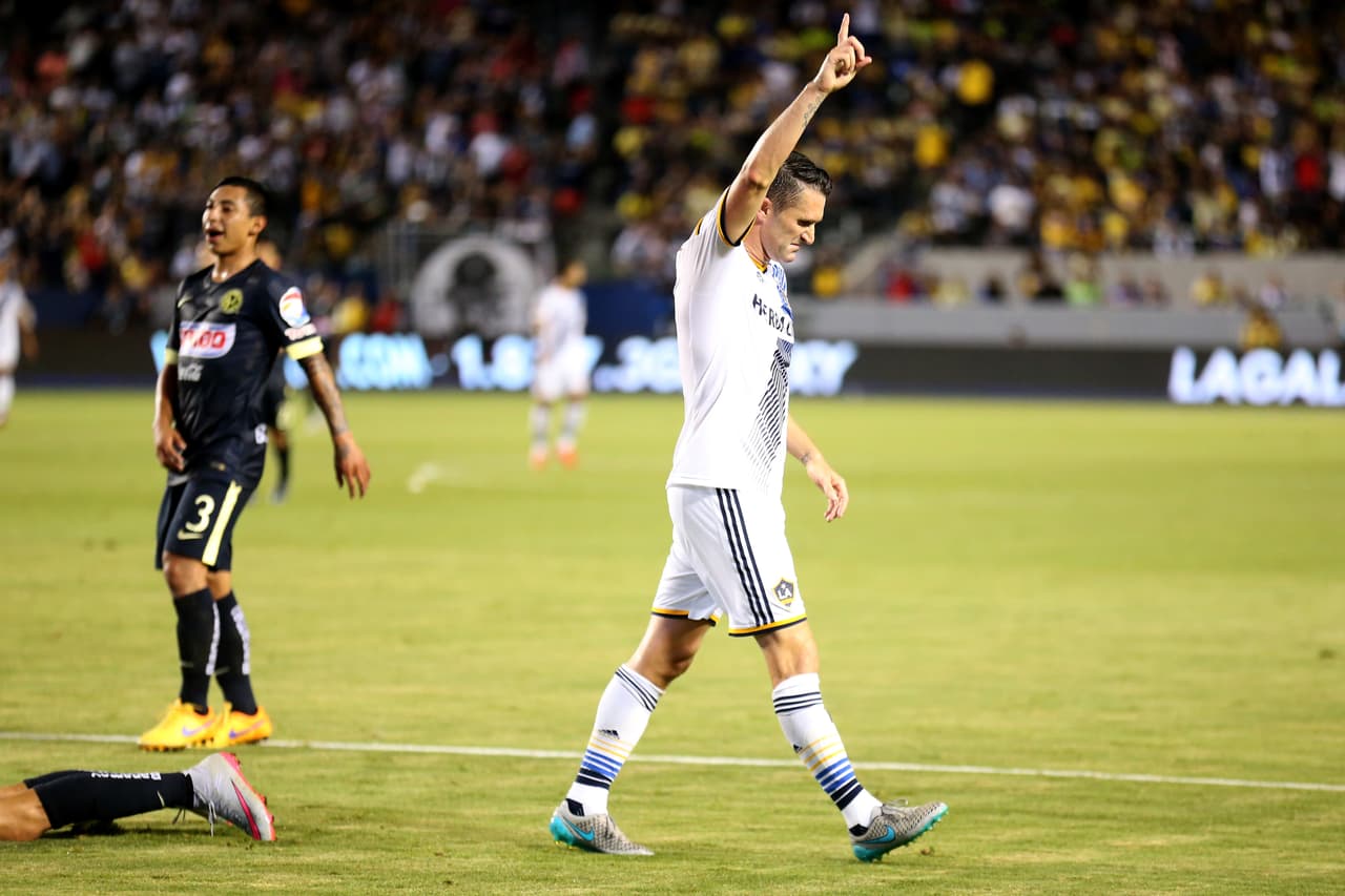 Por su parte, Keane, que milita en LA Galaxy, marcó 20 tantos a lo largo del torneo con lo que estableció un récord personal y logró así su cuarta campaña consecutiva en anotar al menos 16 goles. También sumó ocho asistencias y su quinta nominación al Equipo Ideal de la MLS en cinco años.